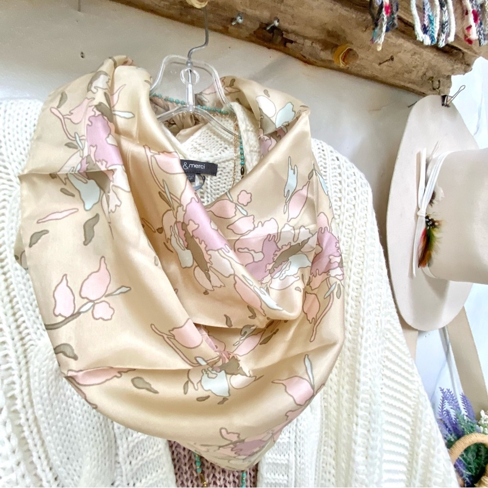 Vintage Floral Scarf in Cream and Pink